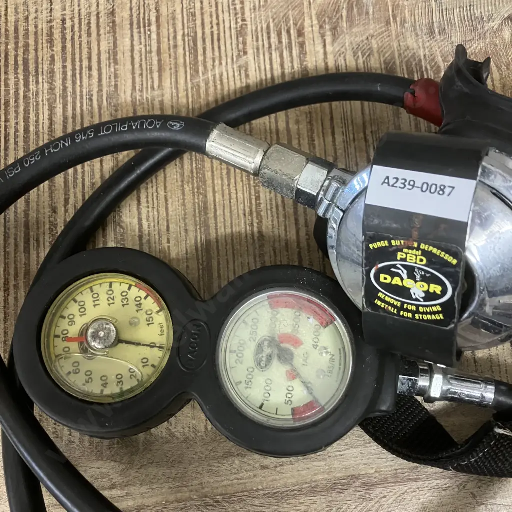 Dacor PBD Scuba Regulator with Dacor Gauge Console (LBS/IN & Feet) Image 1++