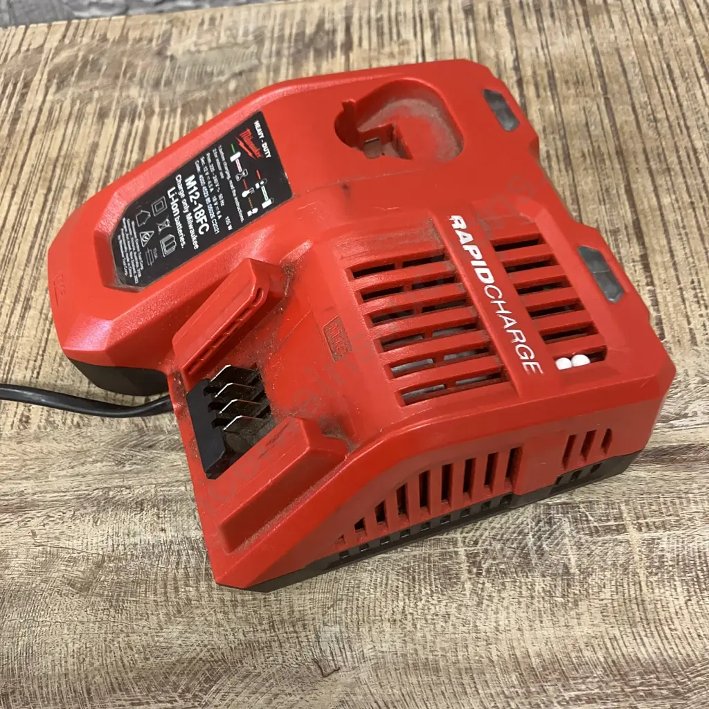 Milwaukee M12-18FC 12v And 18v Rapid Charger Image 1++