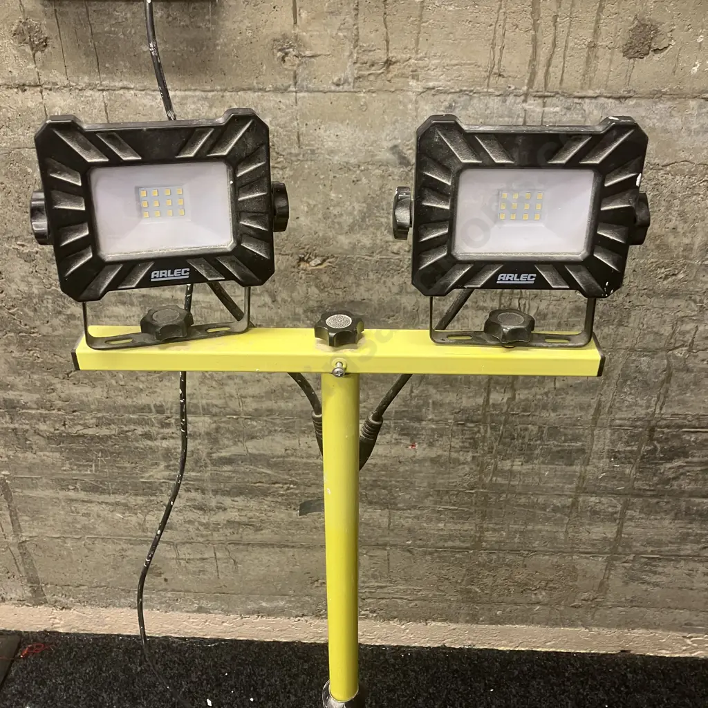 Arlec LED  Worklight Model WL0210 Image 1++