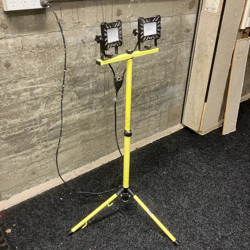 Arlec LED  Worklight Model WL0210 Image 1++