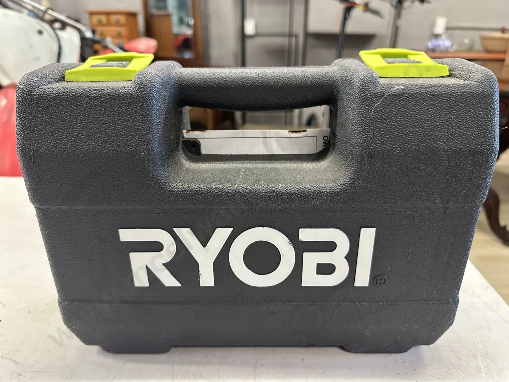 Ryobi Sander In Case EMS180RG  Image 1++