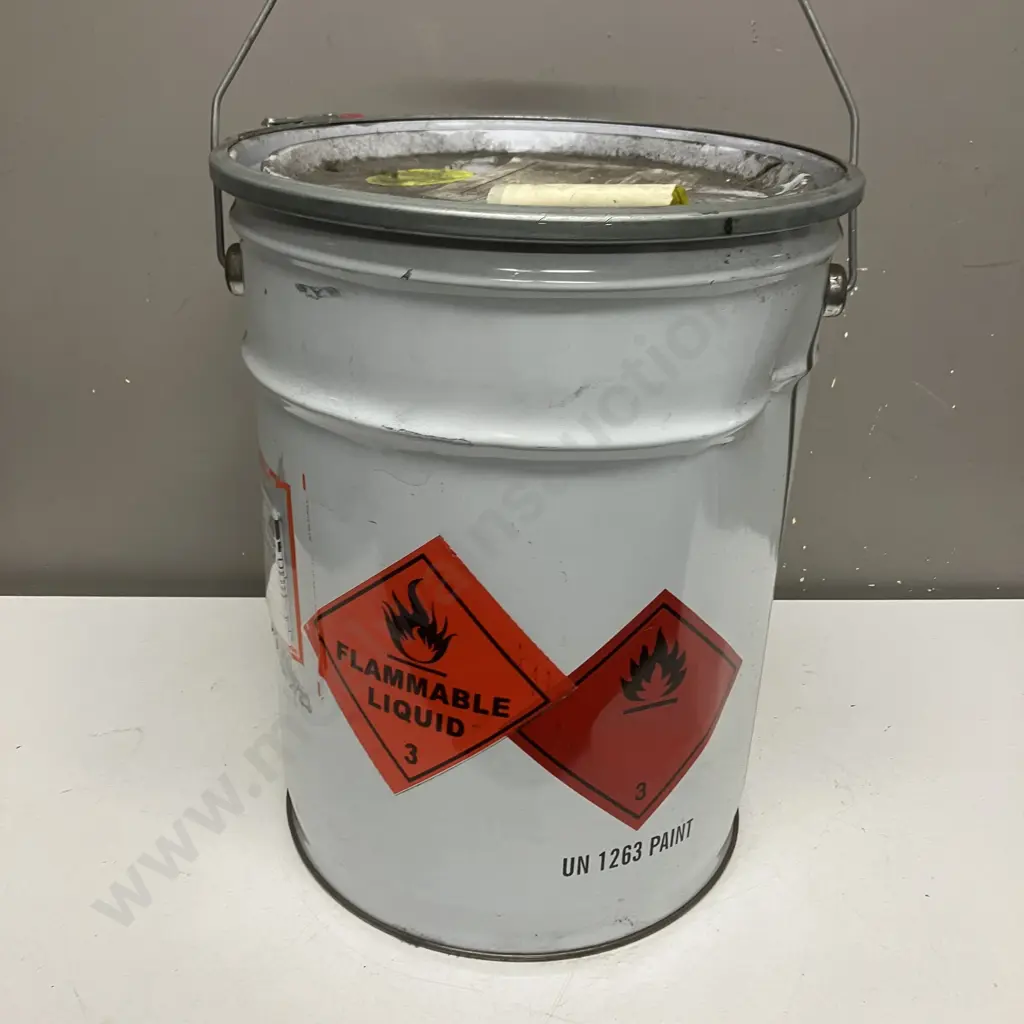 Valspar Industrial Mix TB520 PU Topcoat Binder Basic High Gloss, Patchells Silver 16 Litres Image 1++