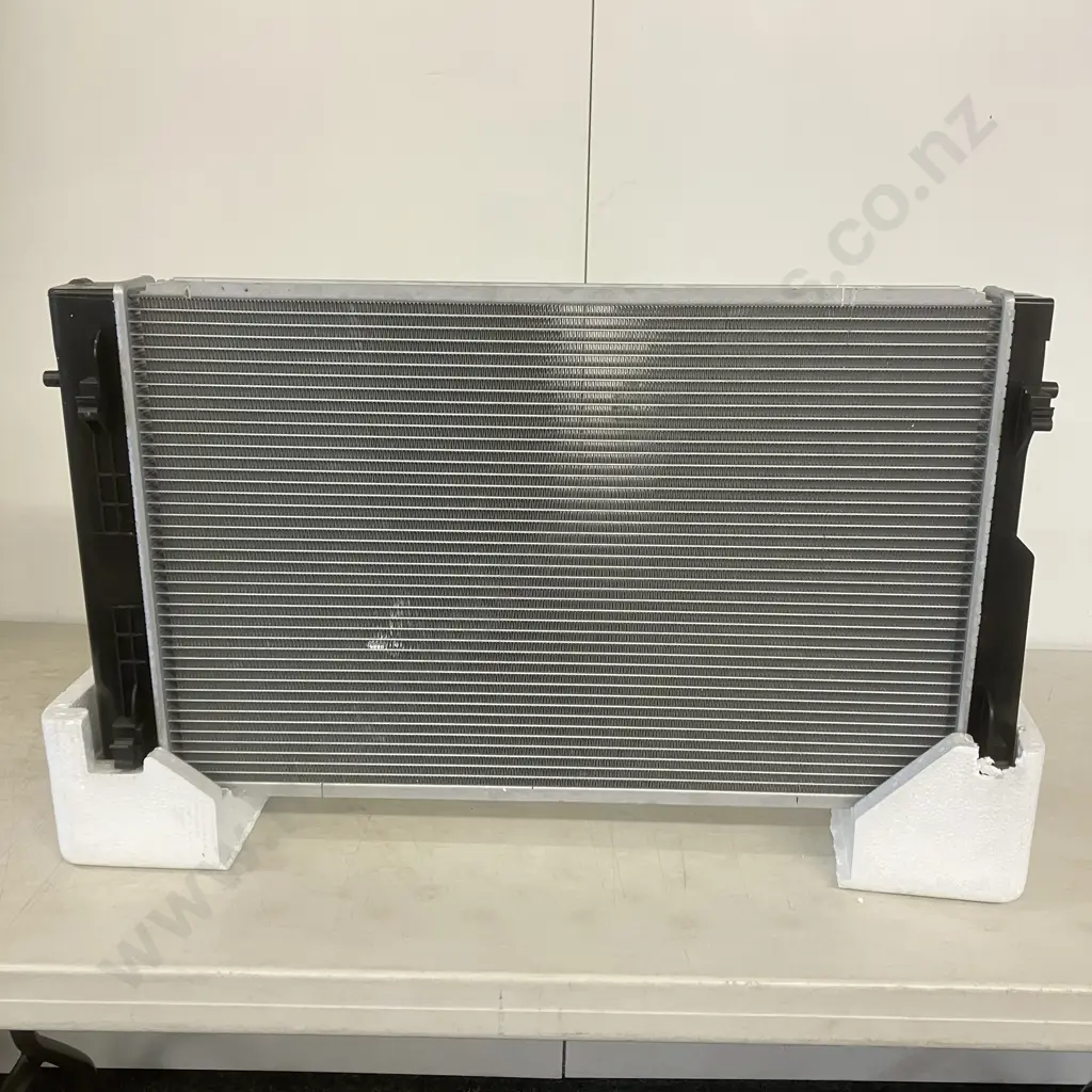 Jayrad Radiator - JR1055V, Suits Commodore VZ V6 08/04 # JR 1055V Image 1++