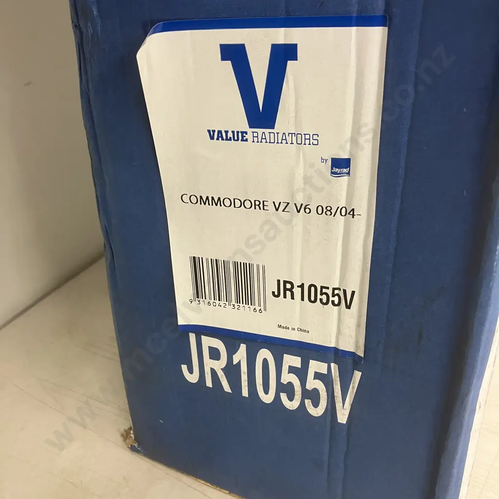 Jayrad Radiator - JR1055V, Suits Commodore VZ V6 08/04 # JR 1055V Image 1++