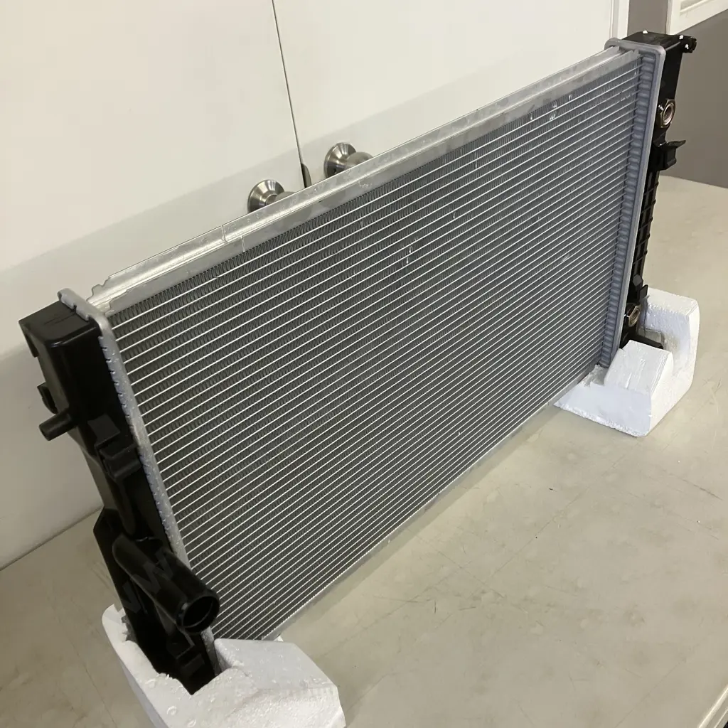 Jayrad Radiator - JR1055V, Suits Commodore VZ V6 08/04 # JR 1055V Image 1++