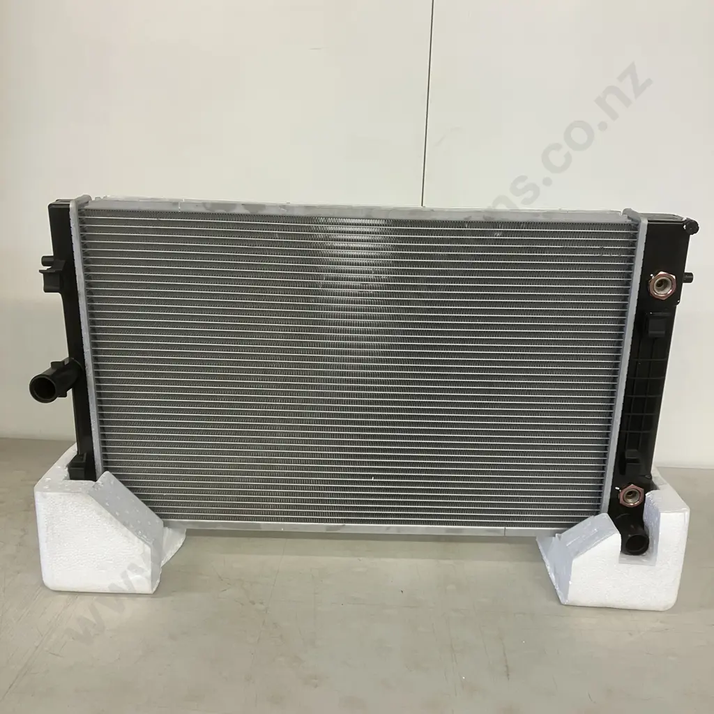 Jayrad Radiator - JR1055V, Suits Commodore VZ V6 08/04 # JR 1055V Image 1++
