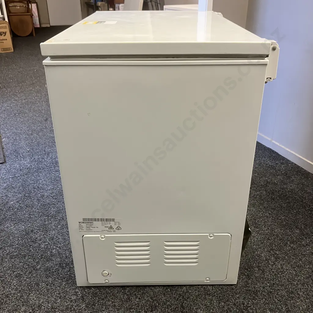 Westinghouse 300 Litre Chest Freezer - White (Model WCM3200WC) Image 1++