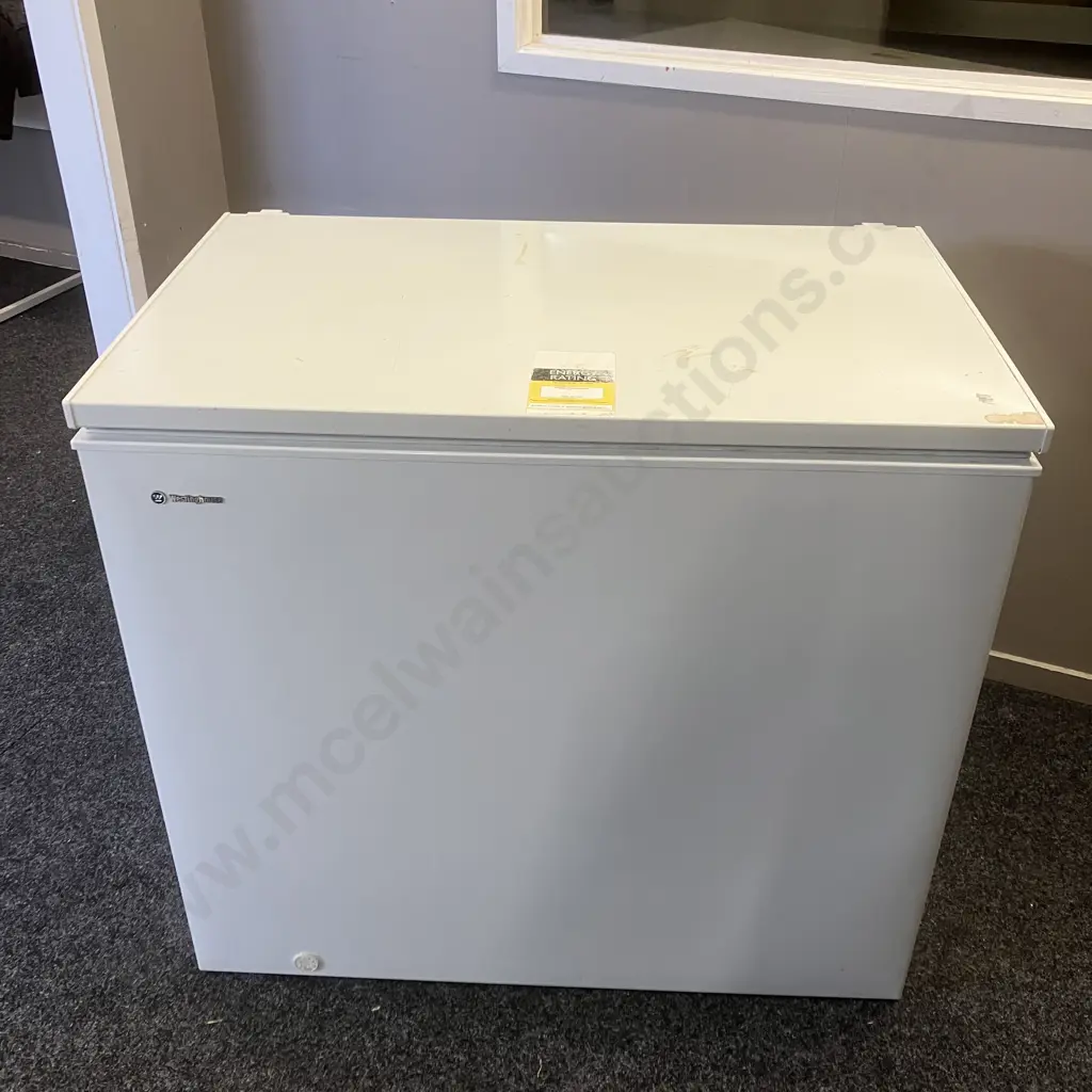 Westinghouse 300 Litre Chest Freezer - White (Model WCM3200WC) Image 1++