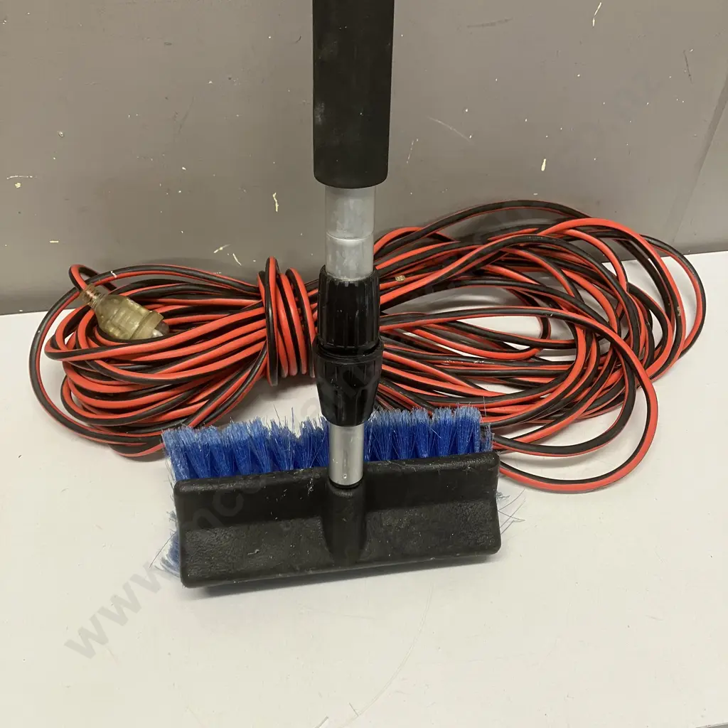 Extension House Wash Brush & Red & Black Power Extension Lead Image 1++