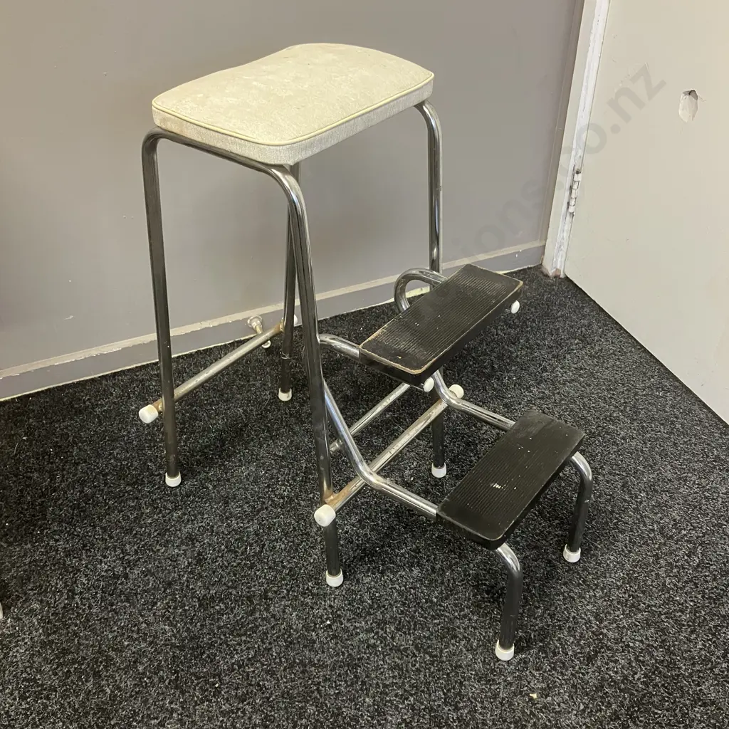 Vintage Kitchen Stepstool Image 1++