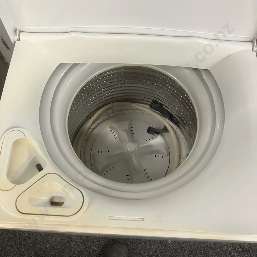 Fisher & Paykel AquaSmart 8Kg Washing Machine - Model WL80T65C, #LYN689341 Image 1++