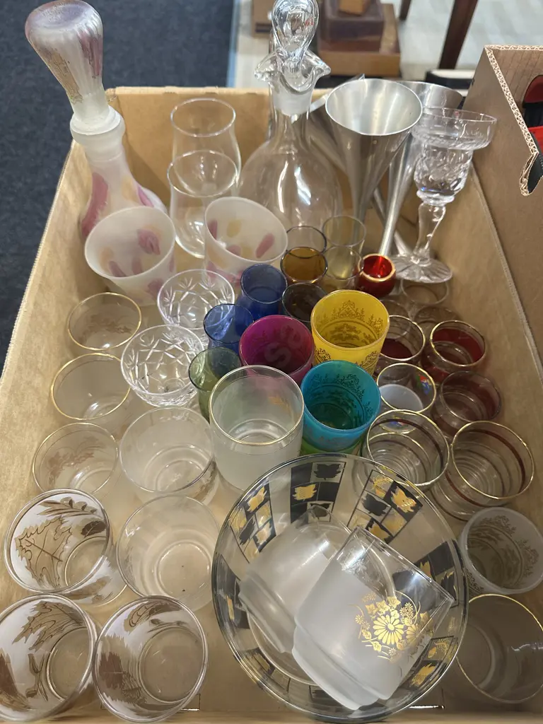 Selection Of Vintage Glass Decanters, Glassware, Ice Bucket Etc Image 1++