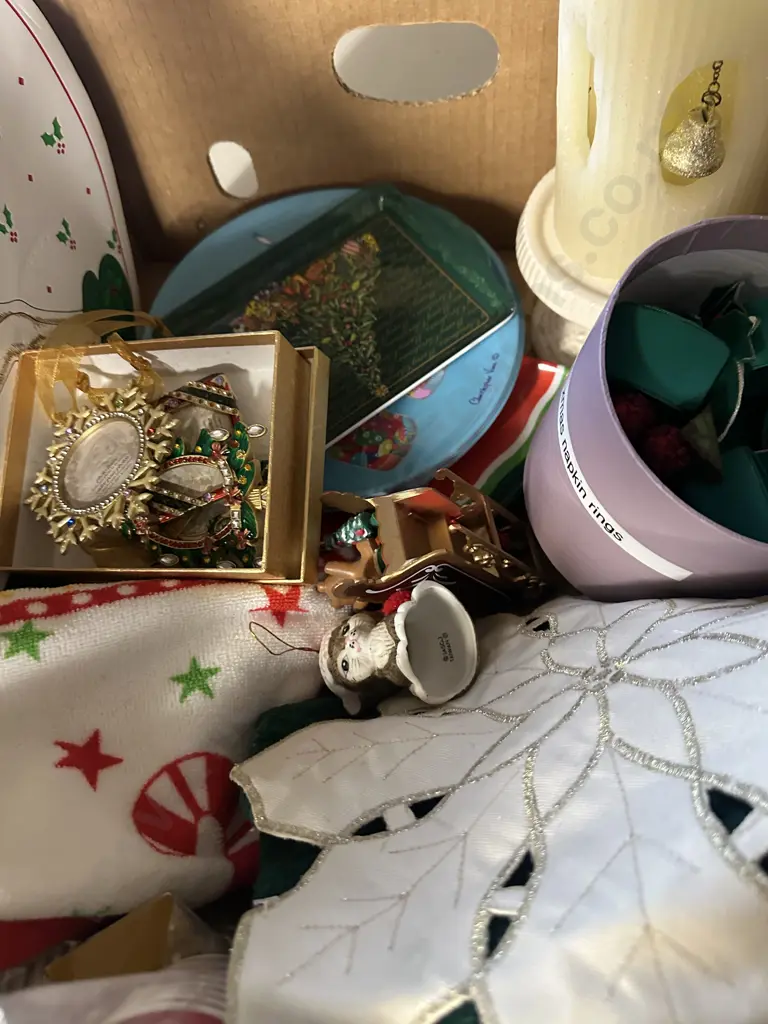 Assorted Christmas Items Including Linen, Candle Etc Image 1++