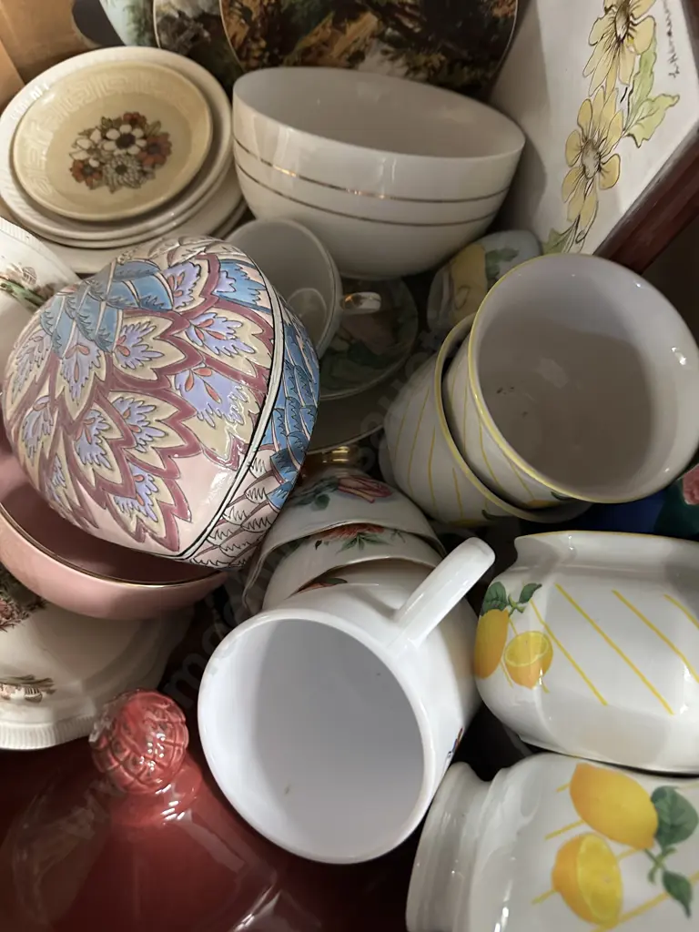 Selection Of China Items Including Mikasa, Lidded Heart Shape Dish Etc  Image 1++