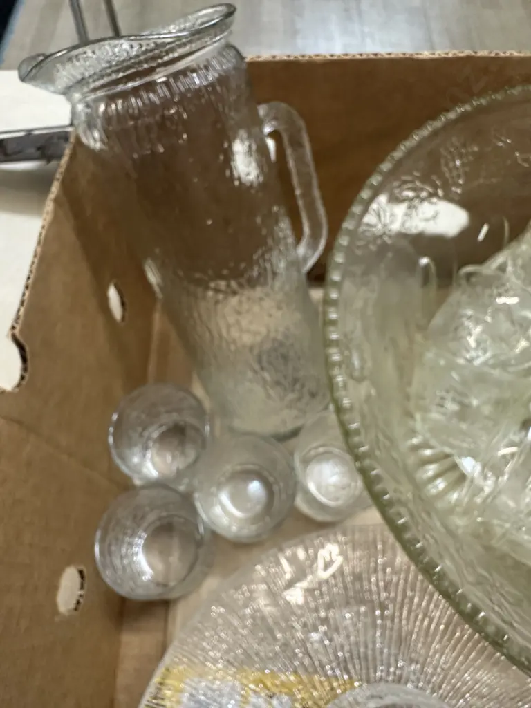 Retro Jug, Glasses & Punch Bowl Etc Image 1++