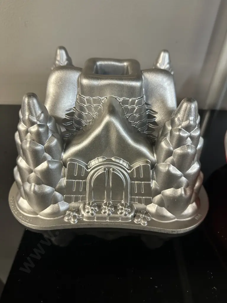 Nordic Ware Hansel & Gretel Fairy Tale Cottage Cake Pan, Stevens Quiche Dish & Loaf Tin. Image 1++