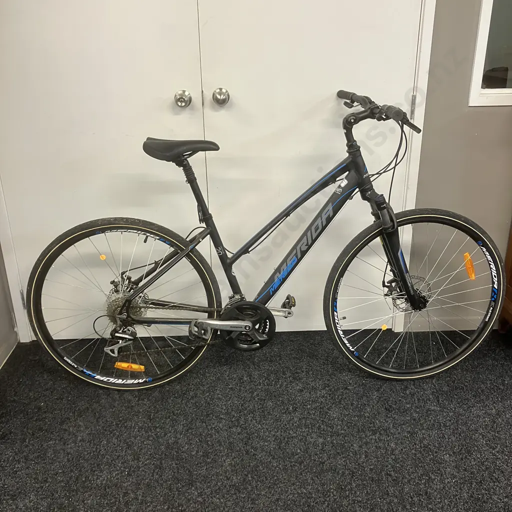 Merida Crossway 20 Ladies Bike - Black / Grey / Blue Colours Image 1++