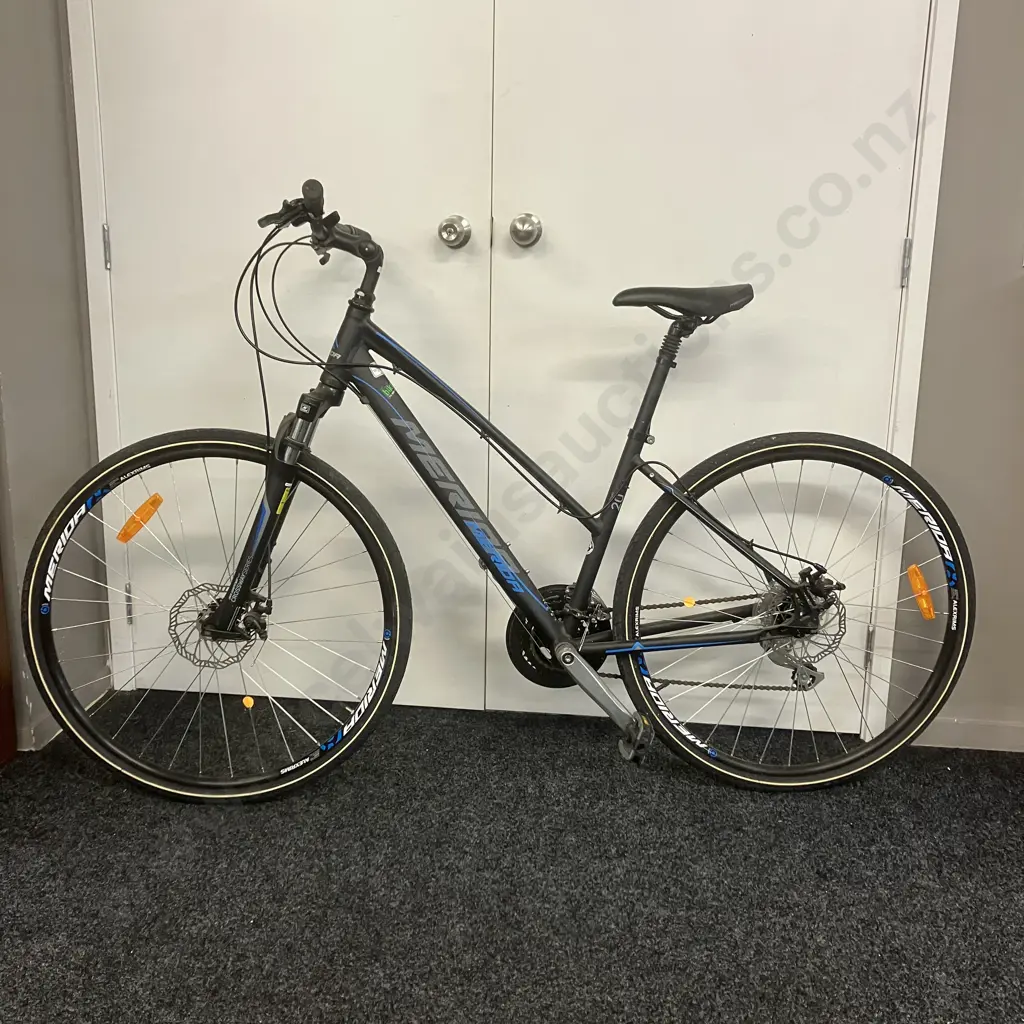 Merida Crossway 20 Ladies Bike - Black / Grey / Blue Colours Image 1++