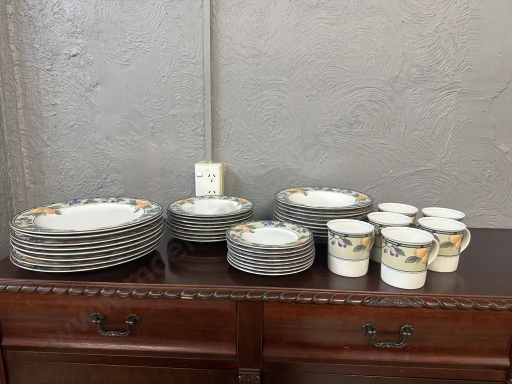 Mikasa Intaglio Garden Harvest Dinner Ware 38 Pieces CAC29 Image 1++