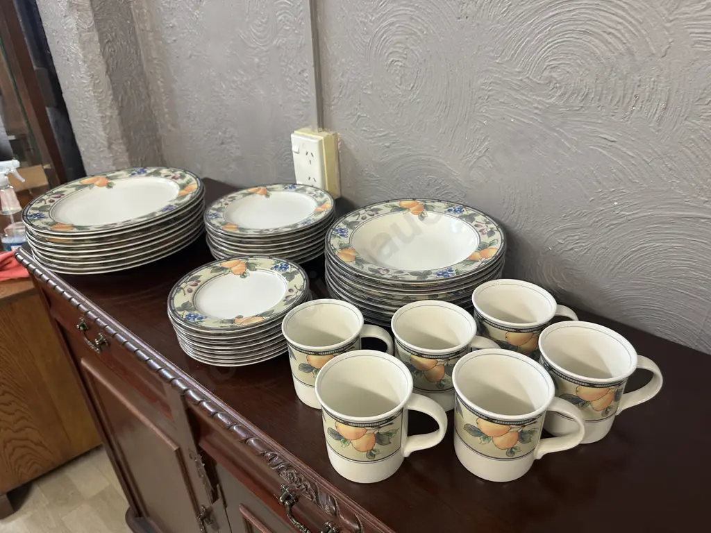 Mikasa Intaglio Garden Harvest Dinner Ware 38 Pieces CAC29 Image 1++