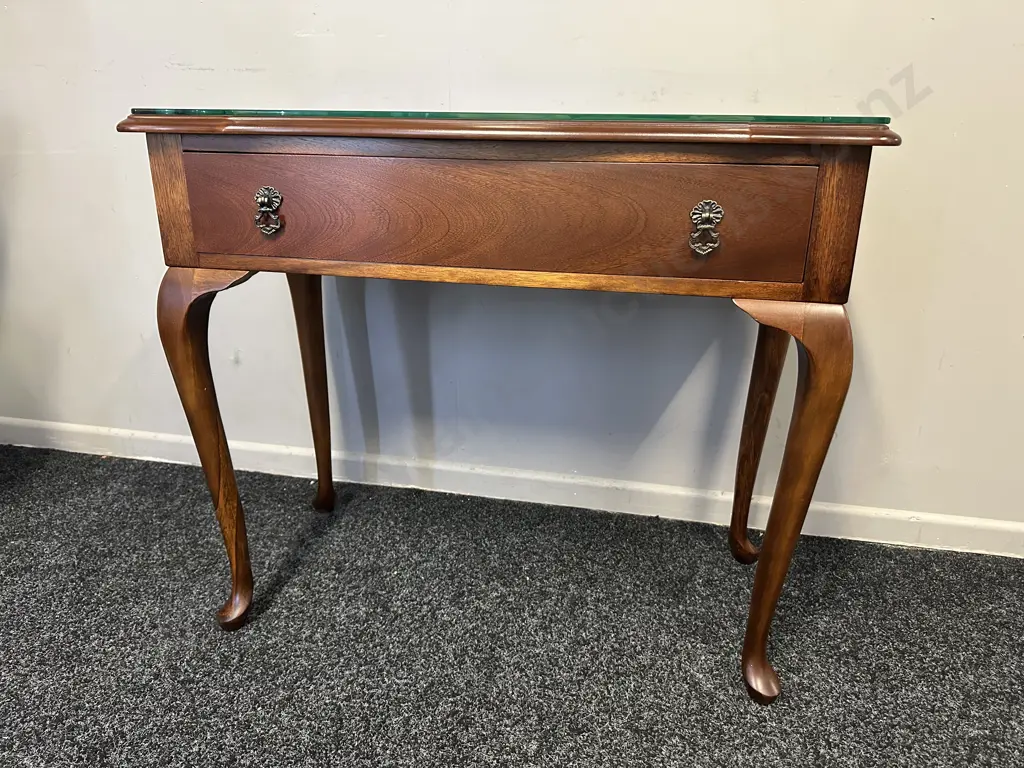 Mahogany Queen Anne Style Console Table Single Drawer, Cabriole Legs, Scalloped With Glass Top H69,W80,D38cm. Image 1++