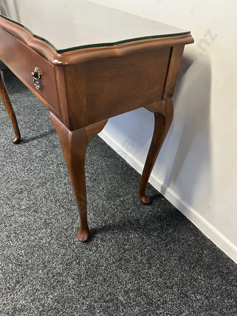 Mahogany Queen Anne Style Console Table Single Drawer, Cabriole Legs, Scalloped With Glass Top H69,W80,D38cm. Image 1++