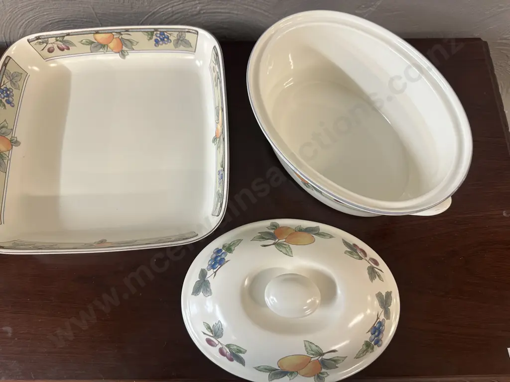 Mikasa Intaglio Garden Harvest Square Serving Dish & Oval Lidded Casserole Dish Image 1++