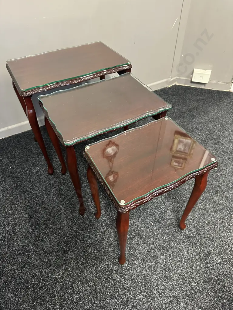 Mahogany Nest Of Tables Cabriole Legs Glass Top Carved Detail Image 1++