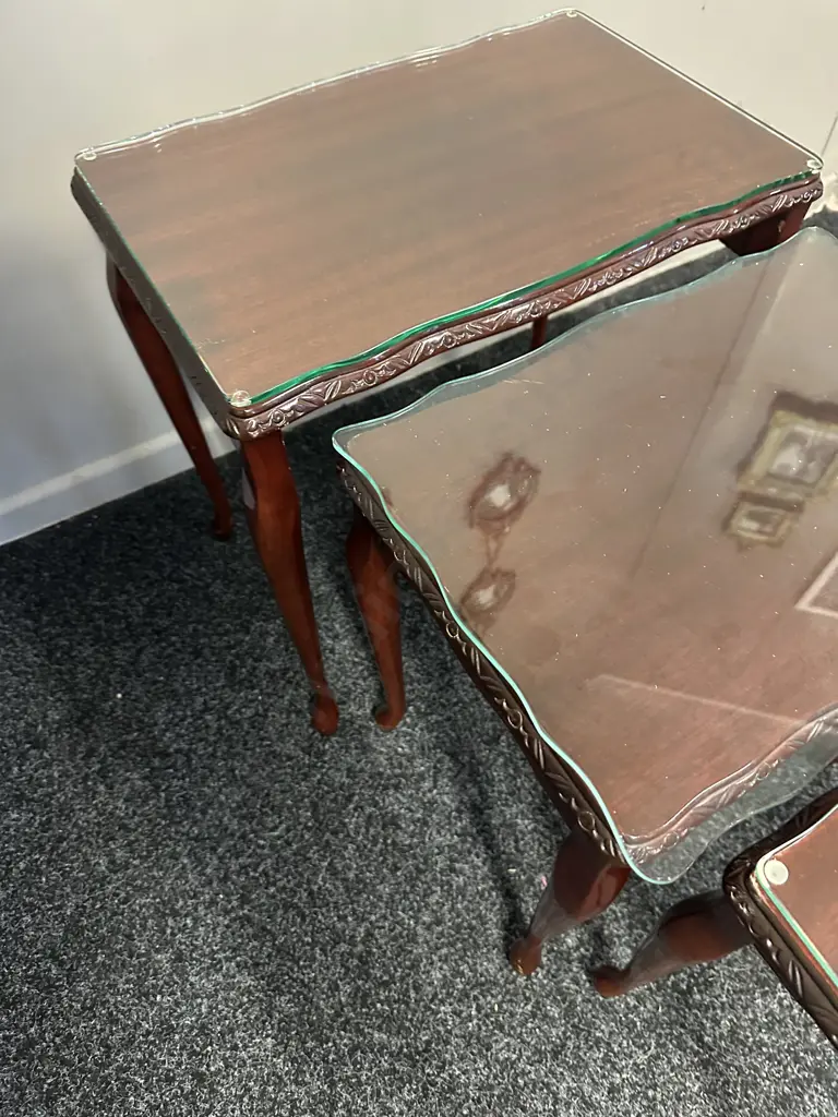Mahogany Nest Of Tables Cabriole Legs Glass Top Carved Detail Image 1++