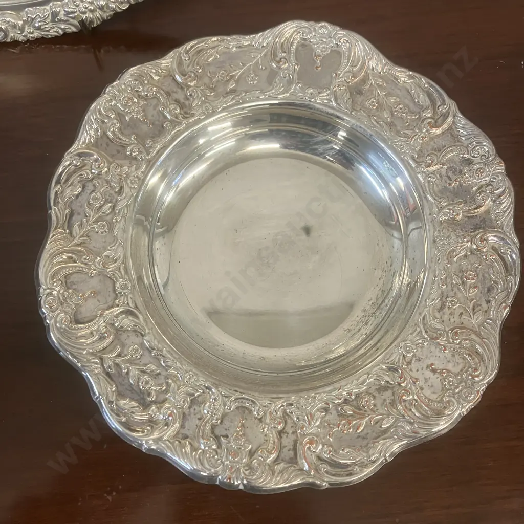 Ex Chandler House - Heavy Hecworth Silver Plate Circular Tray, Mytton Rodd Dish & Lidded Serving Dish With Glass Inner Image 1++