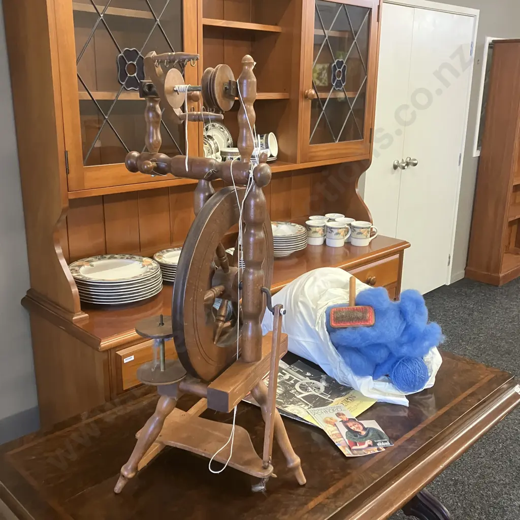 Ashford Traditional Spinning Wheel, Instructions, Fleece Etc Image 1++