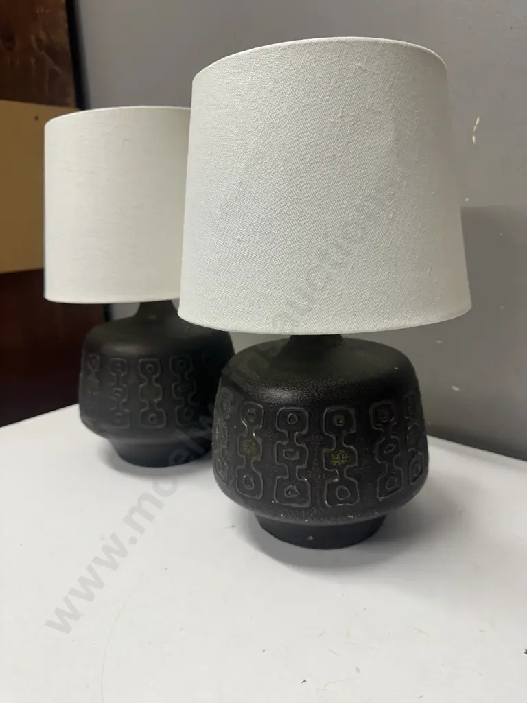Pair Of Mid Century Style Table Lamps With Cream Shades H30cm. Image 1++