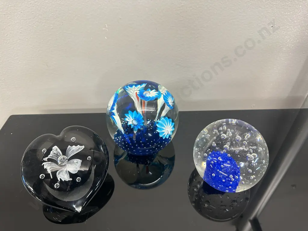 Vintage Glass Paperweights Including Floral Controlled Bubbles, Signature Style By Murphy Etc Image 1++