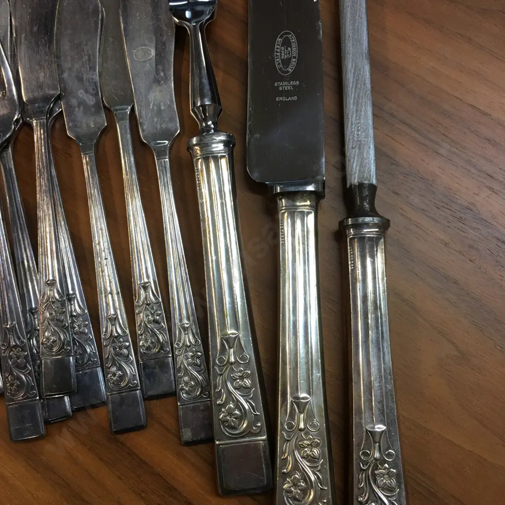 Sheffield Atkinson Bros Fish Cutlery Set & Carving Set  Image 1++