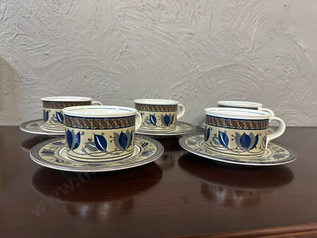 Mikasa Intagilio Arabella Malaysia Tea Cup & Saucers x5 Navy Blue Tulip & Vines On Rustic Background Image 1++