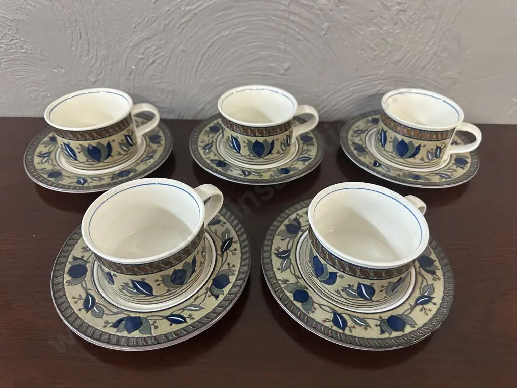 Mikasa Intagilio Arabella Malaysia Tea Cup & Saucers x5 Navy Blue Tulip & Vines On Rustic Background Image 1++