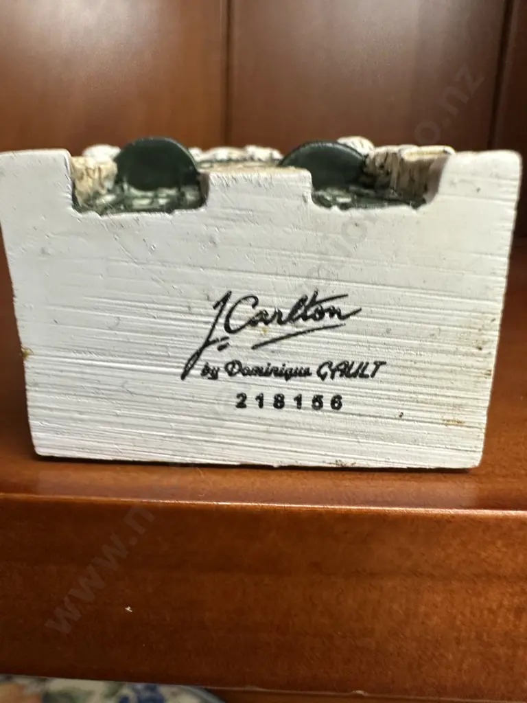J.Carlton By Dominic Gault Miniature Hand Painted Hotel Louis XIV #218156 Image 1++