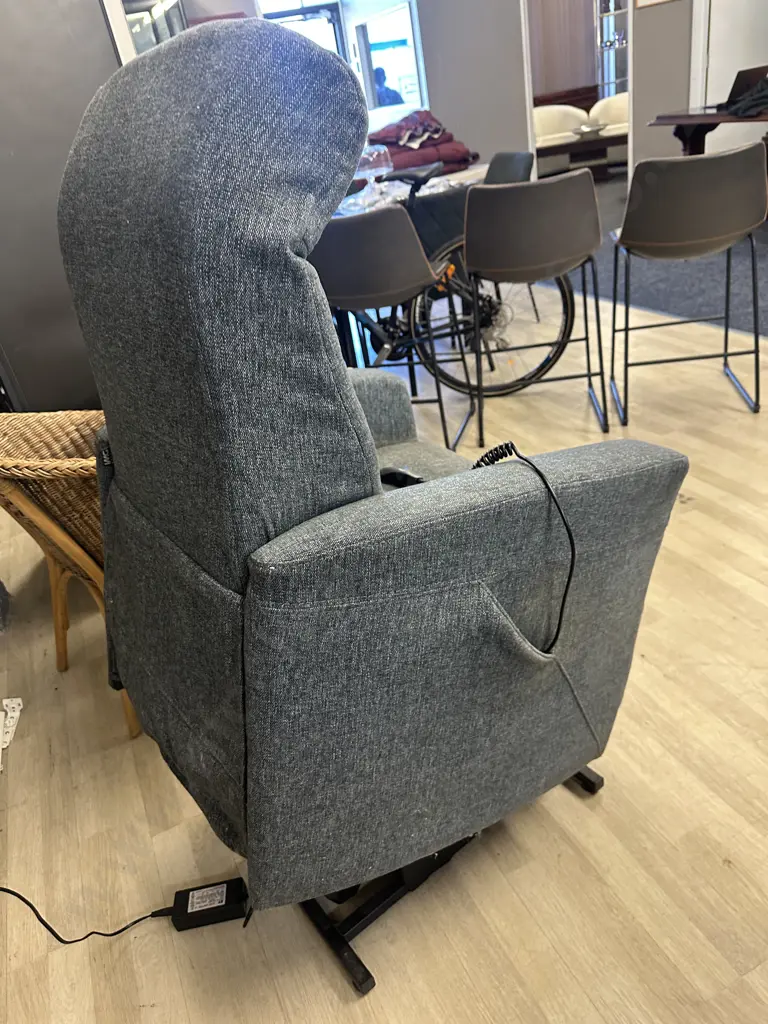IMG Comfort Electric Power Lift And Recliner Chair In Gray Fabric Image 1++
