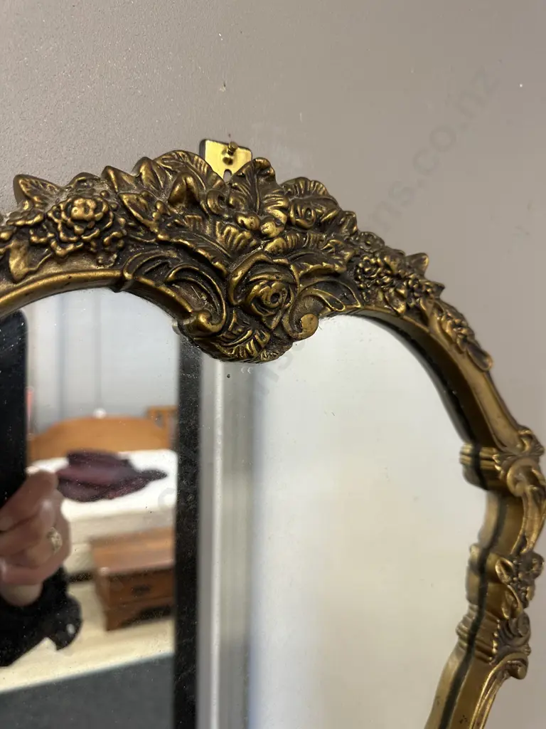Vintage Gilt Ornate Mirror H38,W37cm. Image 1++