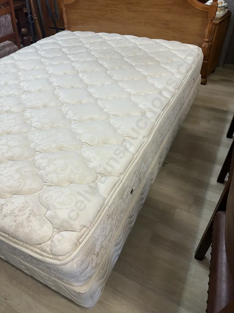 Stylution Sundowner Queensize Bed With Rimu Effect Headboard (As Found) Image 1++