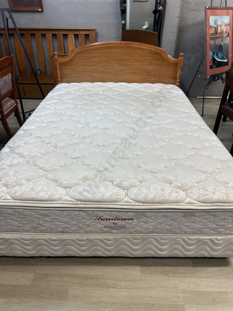 Stylution Sundowner Queensize Bed With Rimu Effect Headboard (As Found) Image 1++