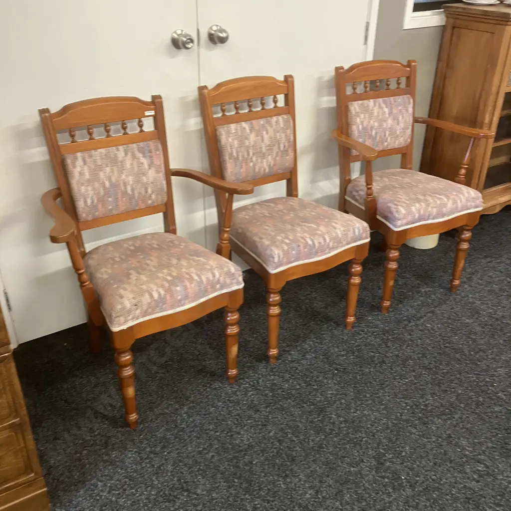 Set of 6 NZ Kauri Dining Chairs Includes 2 Carvers, Turned Legs, Pastel Toned Fabric Upholstery (Carvers As Found) Image 1++