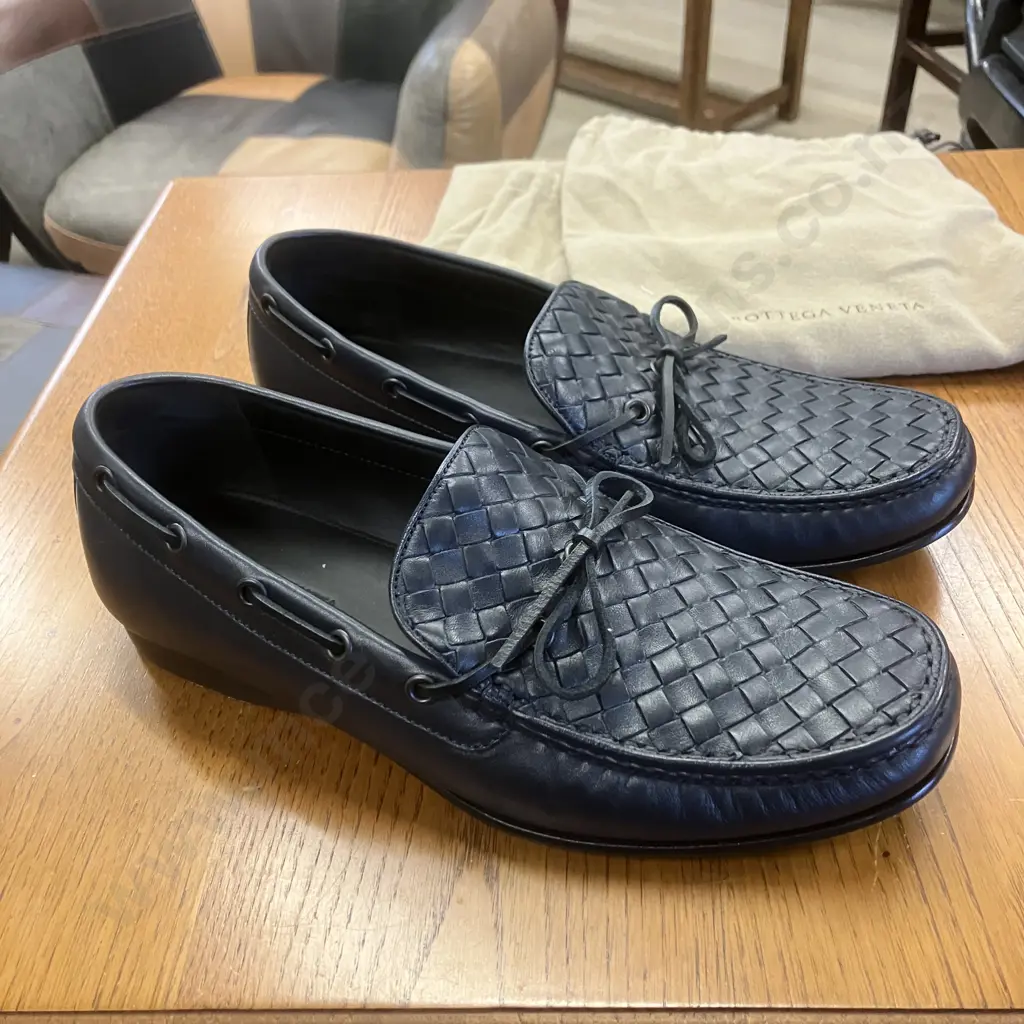 Bottega Veneta Intrecciato Weave Women's Tassel Loafers in Navy Blue With Dust Bags. Size 40 Image 1++
