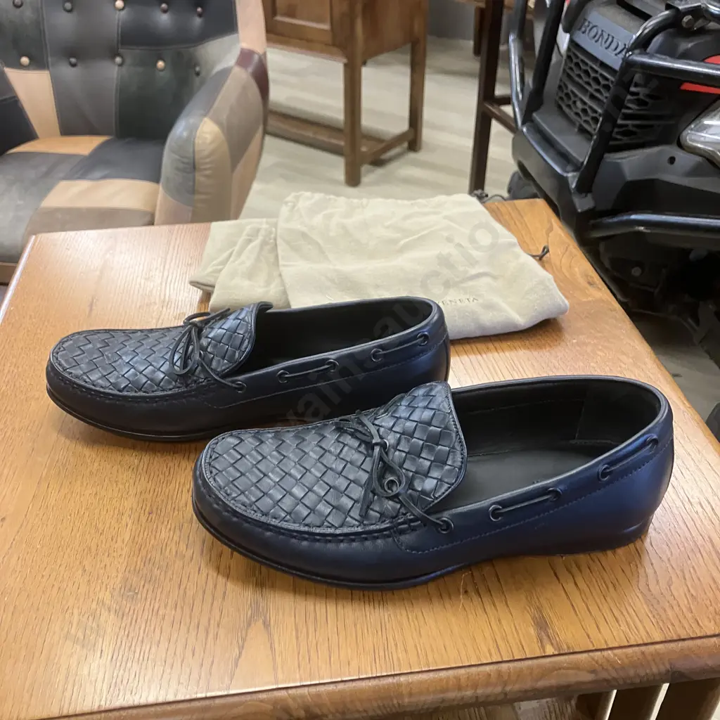 Bottega Veneta Intrecciato Weave Women's Tassel Loafers in Navy Blue With Dust Bags. Size 40 Image 1++