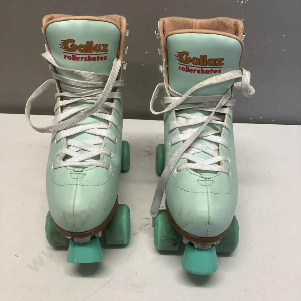 Gallaz Biarritz Roller Skates Size UK8 Image 1++