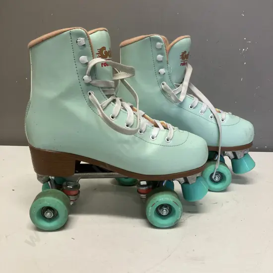 Gallaz Biarritz Roller Skates Size UK8