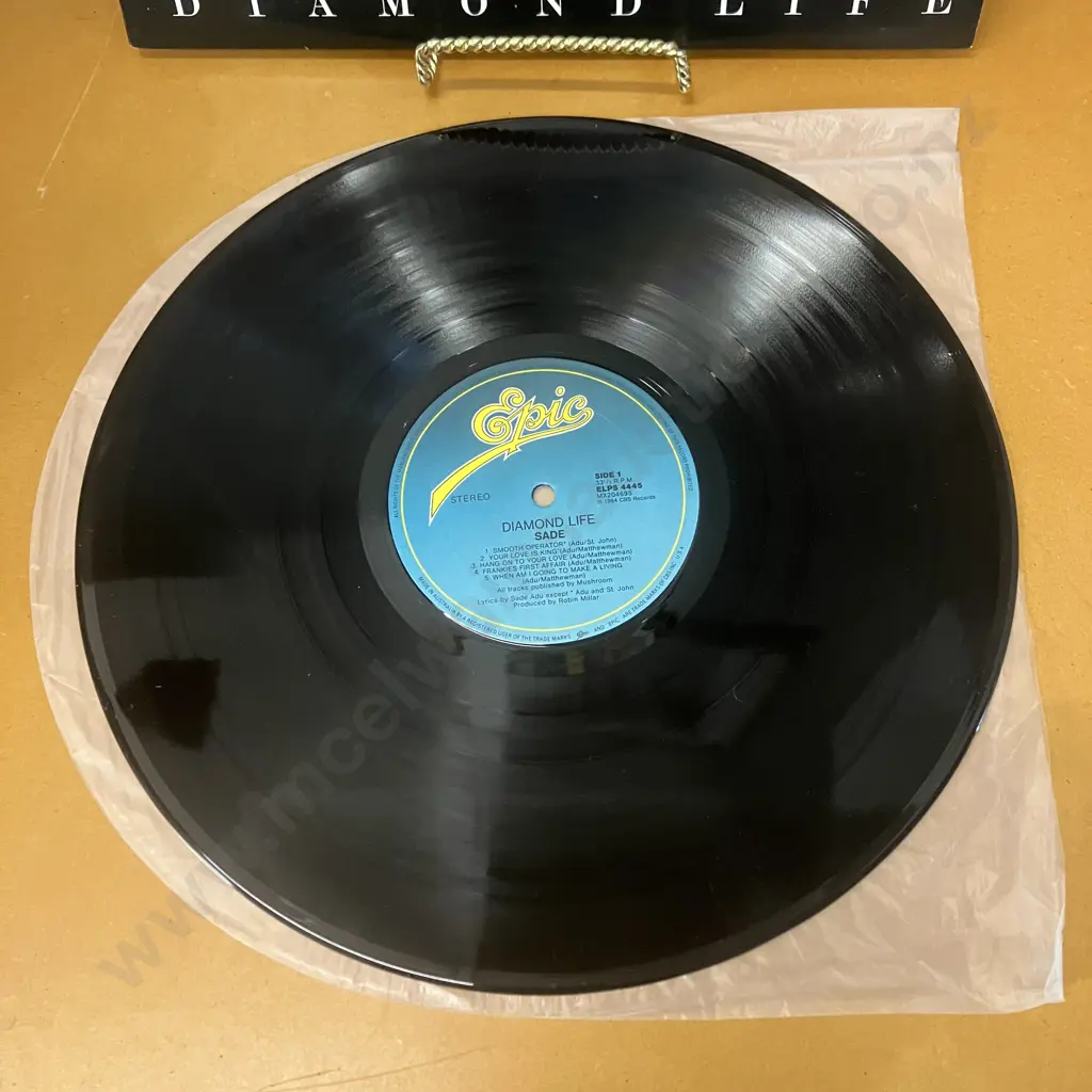 Sade – Diamond Life LP 1984 "Snakebite" Reissue, Gatefold, Australia Epic – ELPS 4445. NM Image 1++