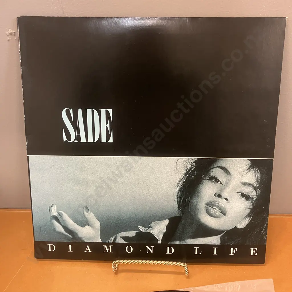 Sade – Diamond Life LP 1984 "Snakebite" Reissue, Gatefold, Australia Epic – ELPS 4445. NM Image 1++