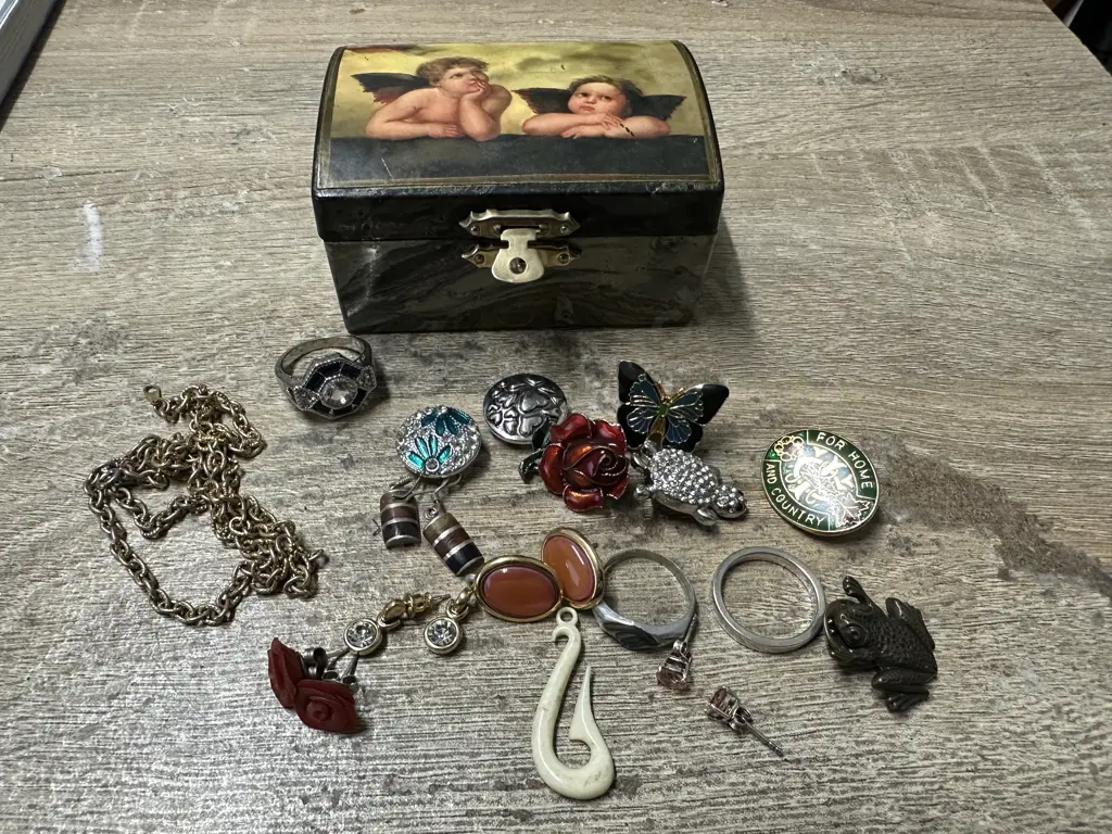 Selection Of Costume Jewellery Including Earings,925 Ring Etc With Cherub Detail Storage Box Image 1++