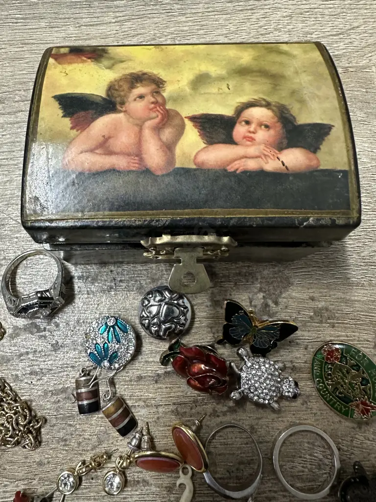Selection Of Costume Jewellery Including Earings,925 Ring Etc With Cherub Detail Storage Box Image 1++